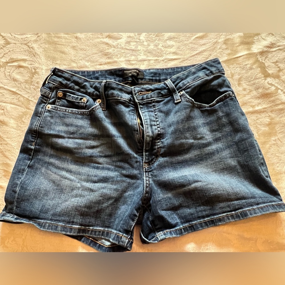 Women’s Banana Republic Curvy Denim Shorts 4 inch